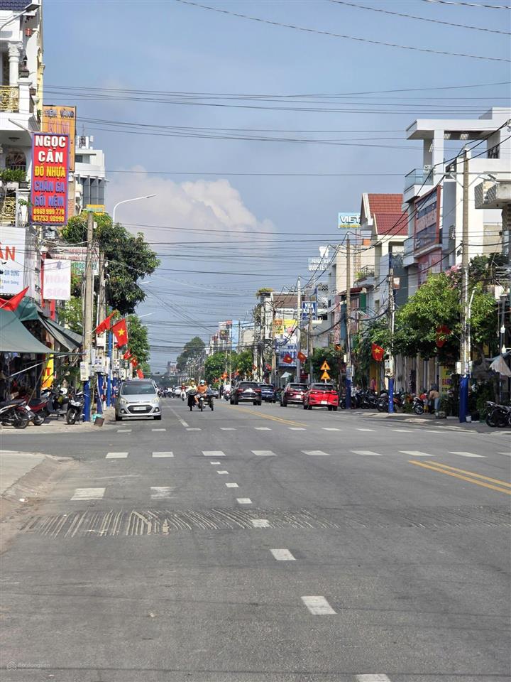 Bán nhà 100m2 (5x20m) doanh sầm uất, mt đường d1, kdc việt sing, p.an phú, tp.thuận an