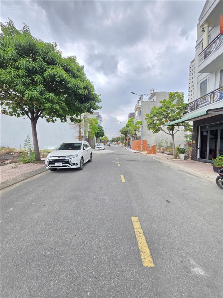 Cắt lỗ còn 3,679 tỷ đất 85m trục đường chính kdc gần vincom dĩ an. p. tân đông hiệp, tl. dĩ an