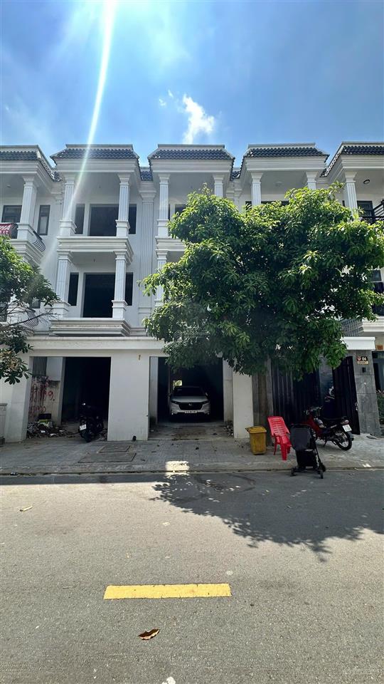 3,3 tỷ  bán nhà hoàn công 1 trệt 2 lầu đường số 3, kdc hoàng nam 5, p. tân bình, tp. dĩ an