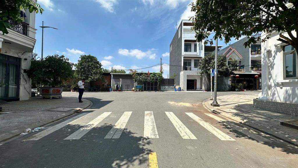 3,3 tỷ  bán nhà hoàn công 1 trệt 2 lầu đường số 3, kdc hoàng nam 5, p. tân bình, tp. dĩ an