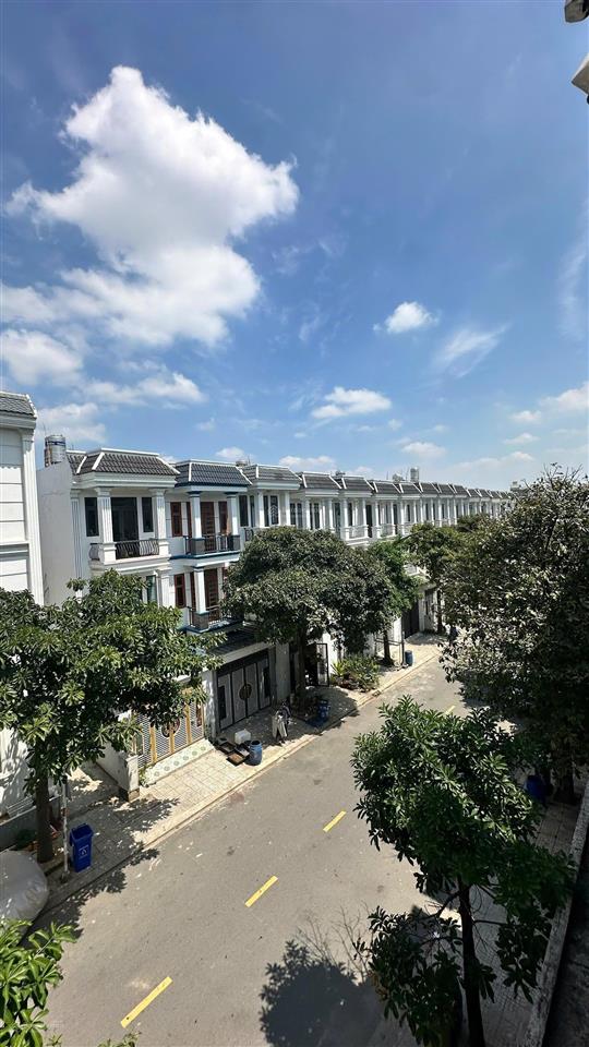 3,3 tỷ  bán nhà hoàn công 1 trệt 2 lầu đường số 3, kdc hoàng nam 5, p. tân bình, tp. dĩ an
