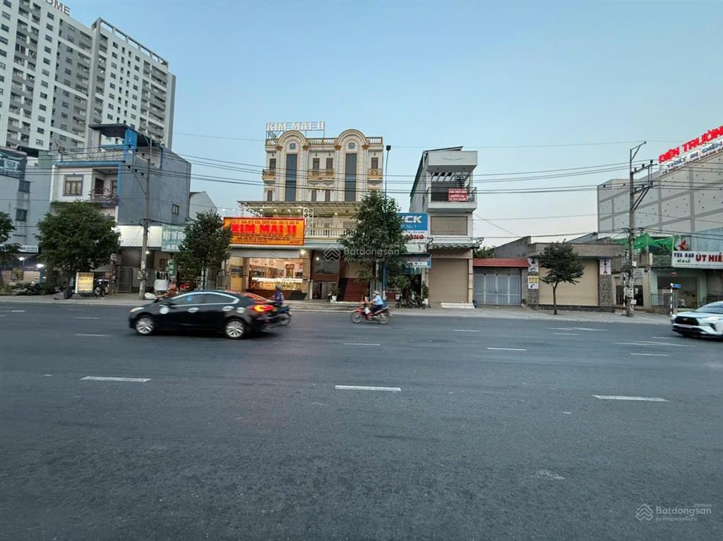 Bán nhà mt đt743 kinh doanh sầm uất 4,2 tỷ tl ở vòng xoay an phú, sầm uất, p.an phú, tp.thuận an