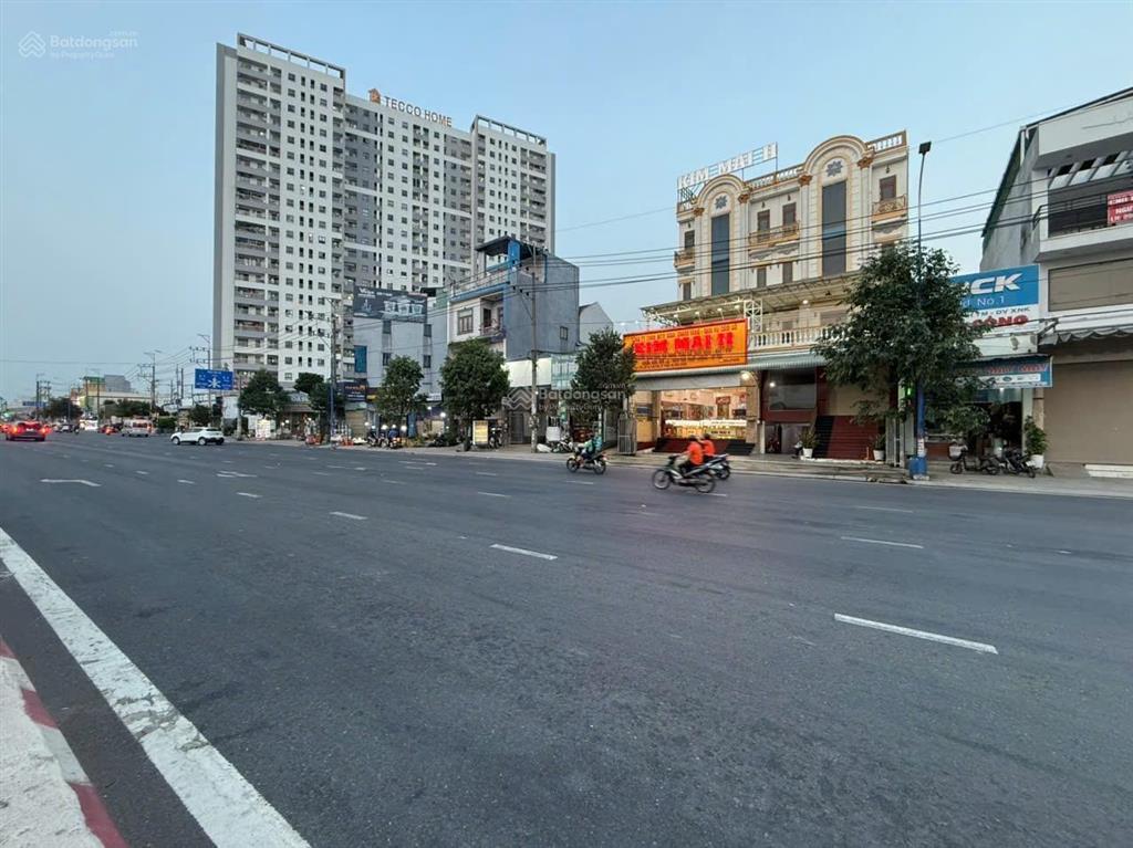 Bán nhà mt đt743 kinh doanh sầm uất 4,2 tỷ tl ở vòng xoay an phú, sầm uất, p.an phú, tp.thuận an