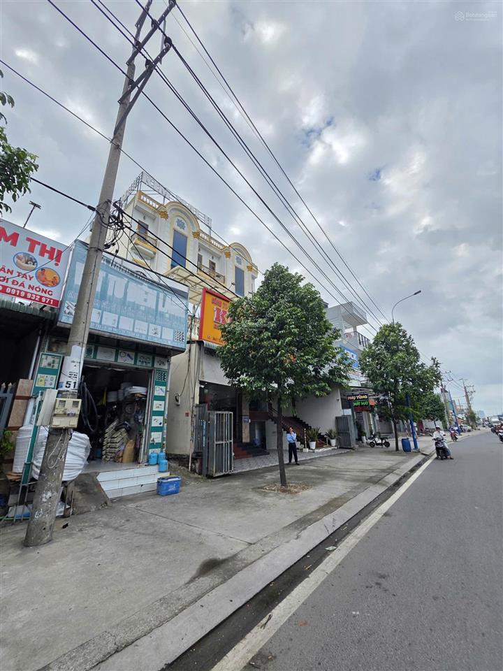 Bán nhà mt đt743 kinh doanh sầm uất 4,2 tỷ tl ở vòng xoay an phú, sầm uất, p.an phú, tp.thuận an