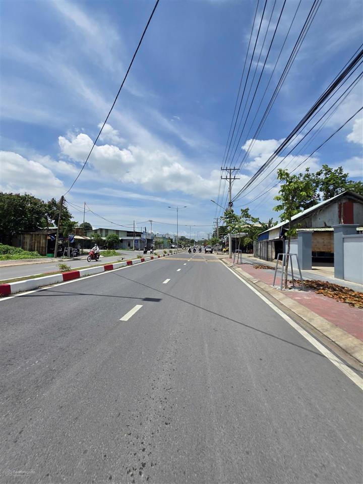 Bán đất gần làng đại học  mt đường 30 tháng 4, p.bình thắng, tp.dĩ an, dt 377,8m2 ngang 10m