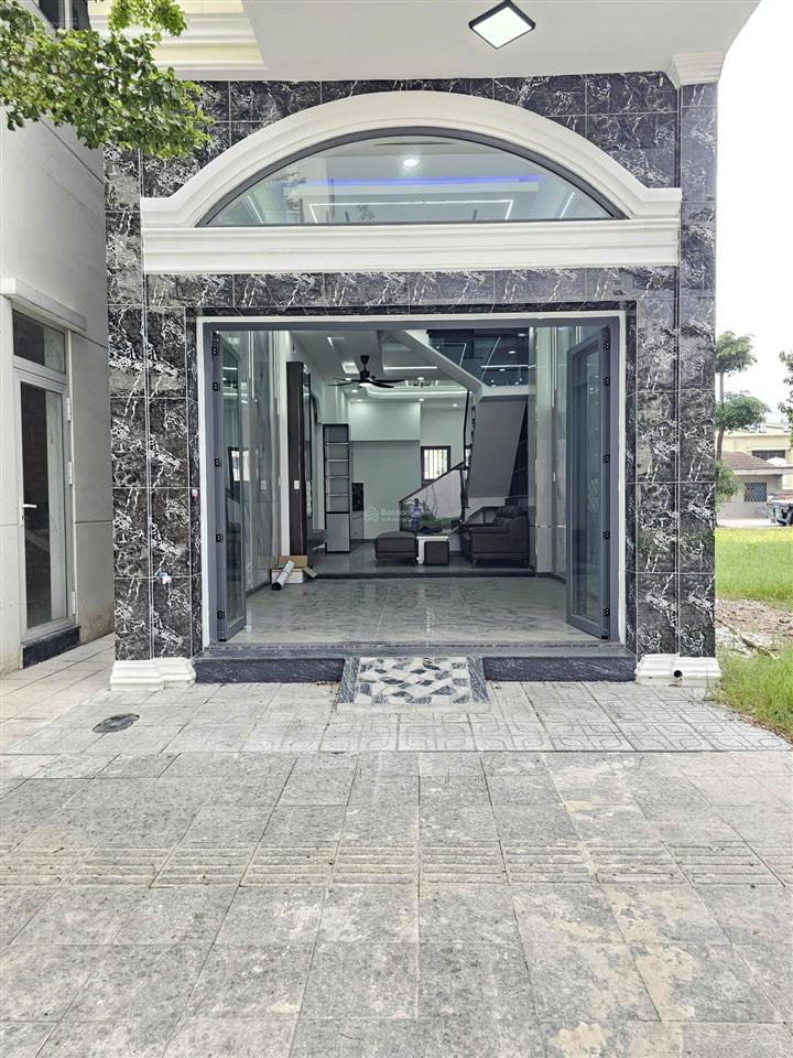 4,7 tỉ  nhà 2 mặt thoáng kdc vip phường dĩ an, tp hồ chí minh full nội thất cao cấp