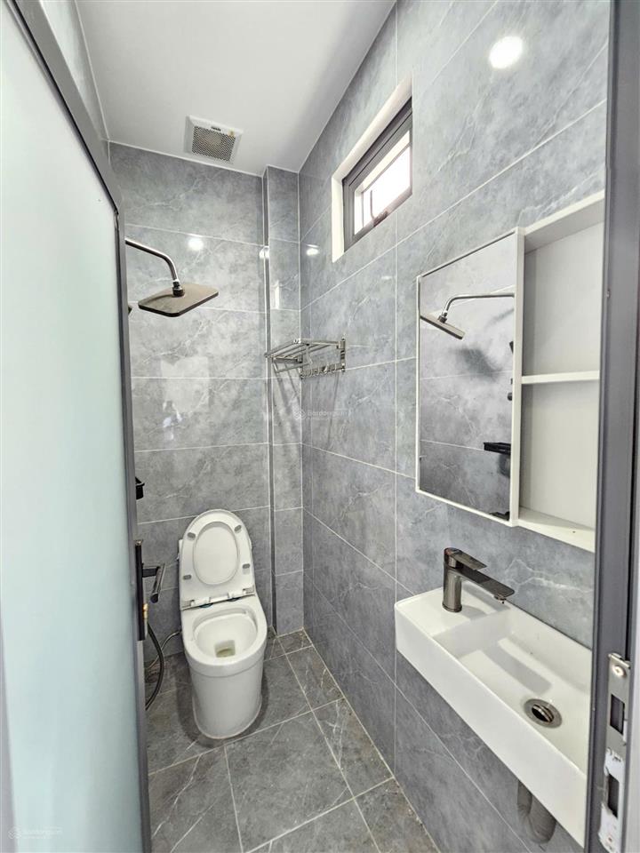 4,7 tỉ  nhà 2 mặt thoáng kdc vip phường dĩ an, tp hồ chí minh full nội thất cao cấp