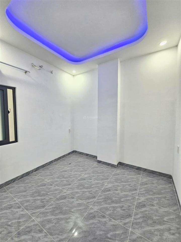 4,7 tỉ  nhà 2 mặt thoáng kdc vip phường dĩ an, tp hồ chí minh full nội thất cao cấp