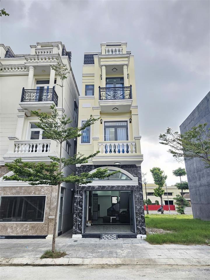 4,7 tỉ  nhà 2 mặt thoáng kdc vip phường dĩ an, tp hồ chí minh full nội thất cao cấp