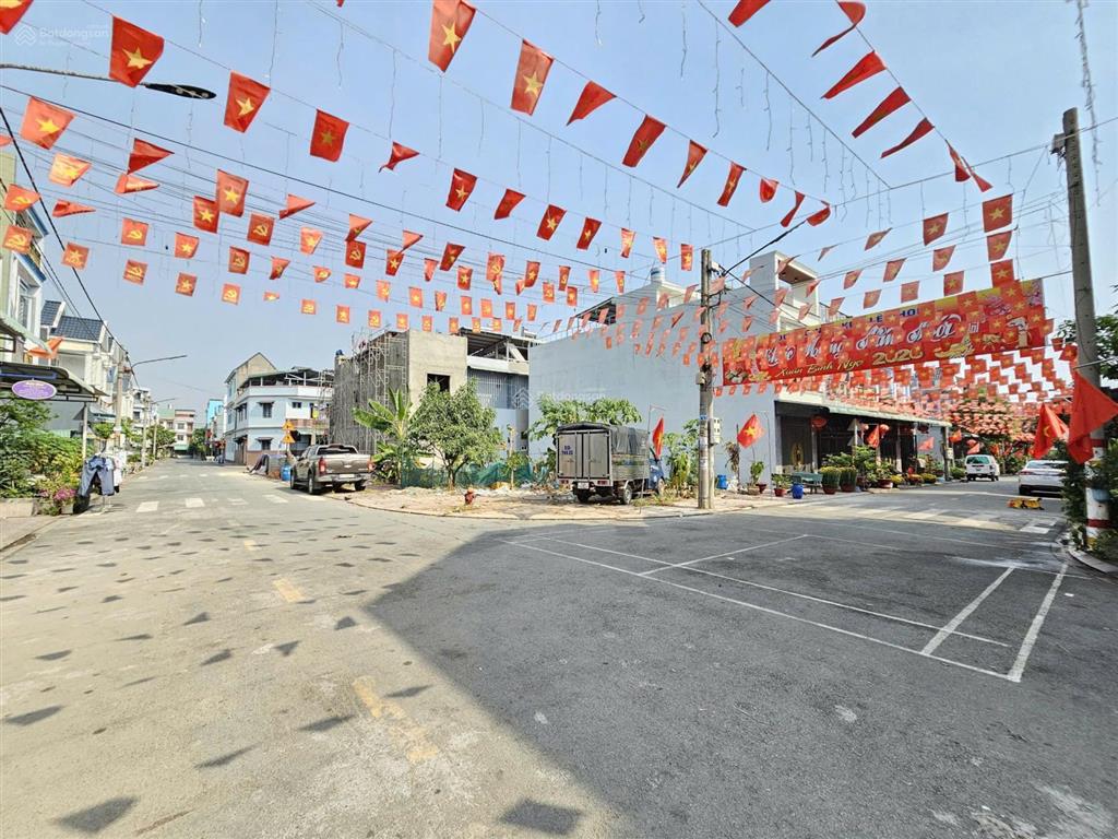 3,65 tỷ  bán đất rẻ góc 2mt kdc gần đường lê hồng phong p.tân bình tp.dĩ an