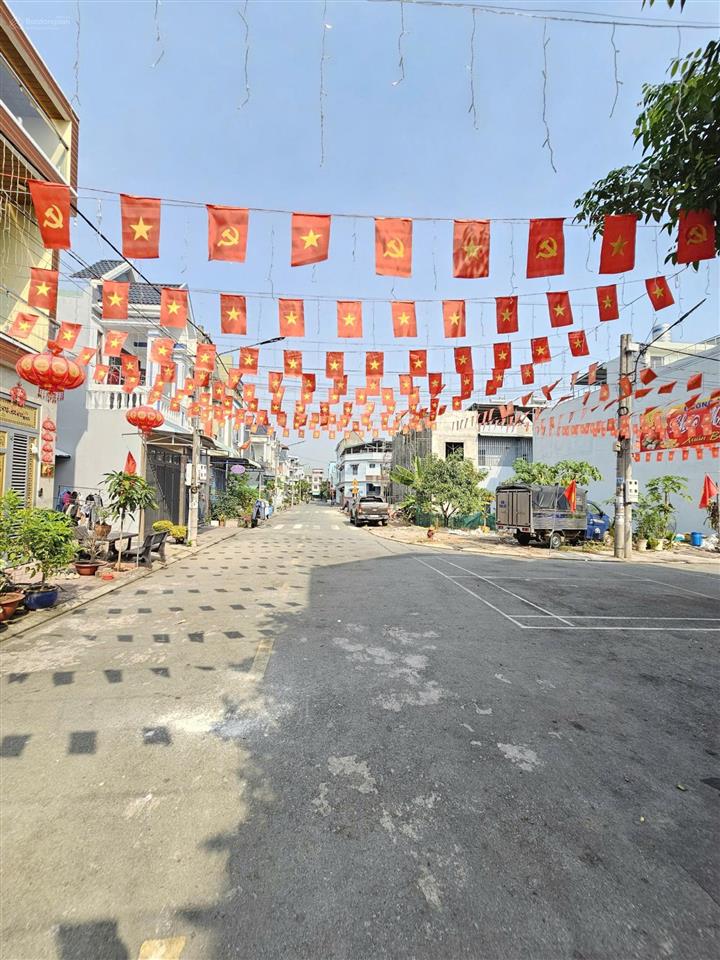 3,65 tỷ  bán đất rẻ góc 2mt kdc gần đường lê hồng phong p.tân bình tp.dĩ an