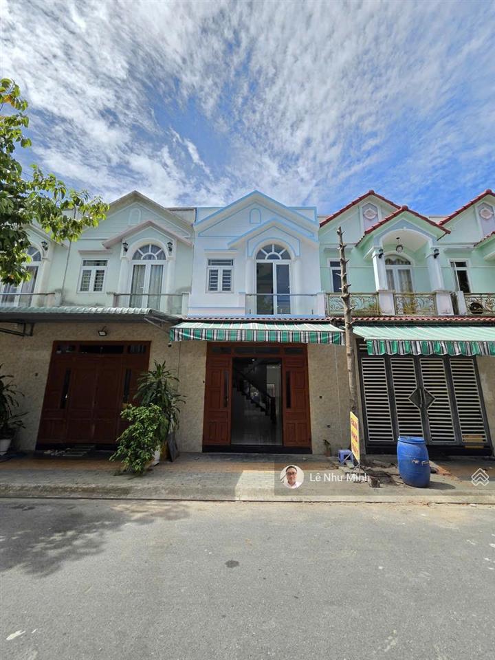 2,2 tỷ  bán nhà 1 trệt 1 lầu, gần chợ bà tri 500m, p.tân hiệp, tp.tân uyên  dt 63m2 (4,5x14m)
