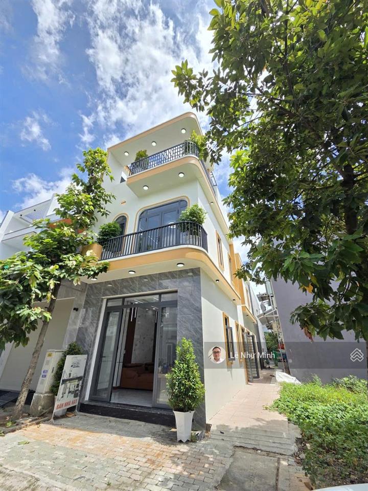 3,3 tỷ  bán nhà 2 mặt tiền, gần chợ bà tri 500m, p. tân hiệp, tp. tân uyên. gần vòng xoay kim hằng