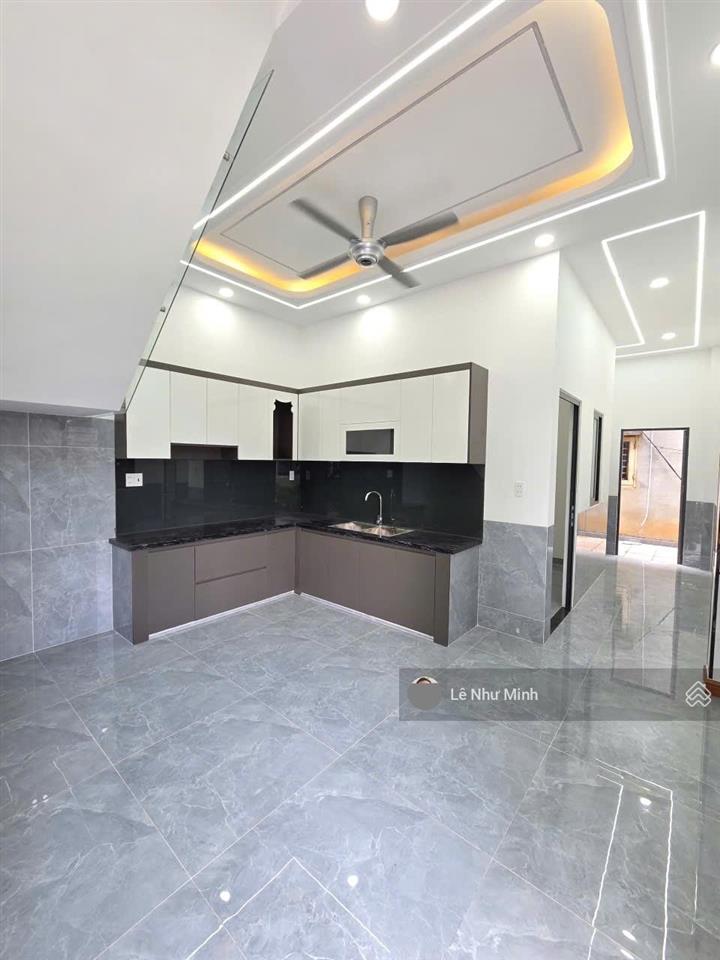 3,3 tỷ  bán nhà 2 mặt tiền, gần chợ bà tri 500m, p. tân hiệp, tp. tân uyên. gần vòng xoay kim hằng
