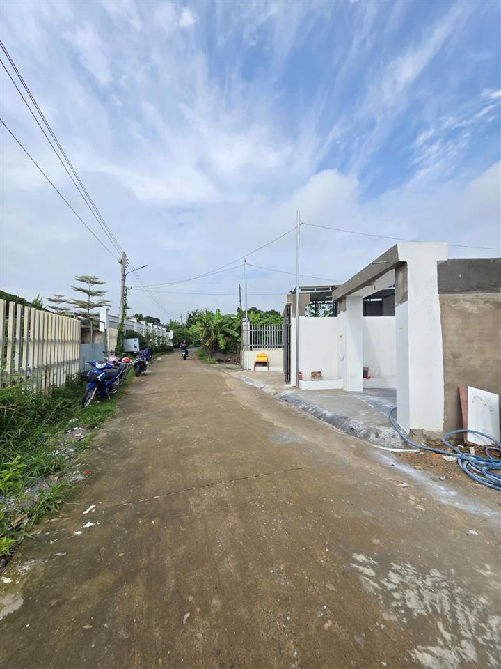 Ngộp trả giá là bán  bán 2 căn nhà rẻ 167m2 chỉ 3,2 tỷ thương lượng mạnh.thái hòa, tp.tân uyên cũ