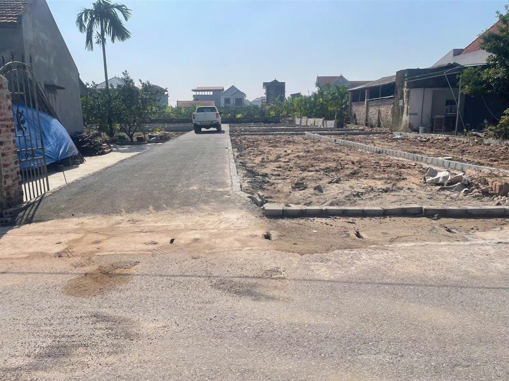 Chủ nhà cần tiền cắt ra bán diện tích nhỏ xinh đẹp rất thích hợp cho các nhà đầu tư