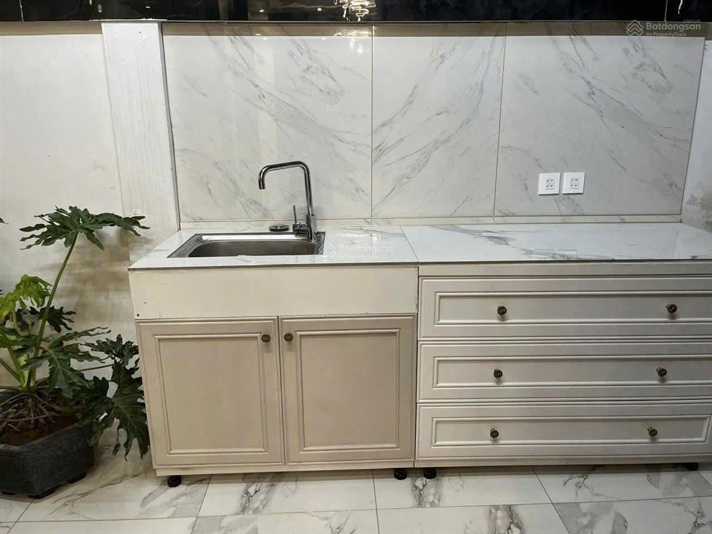 Xẻ khe cọ xanh 87.5 m2. giá thuê chỉ 9.7tr bao phí.  0962 506 *** linh để đi xem nhà
