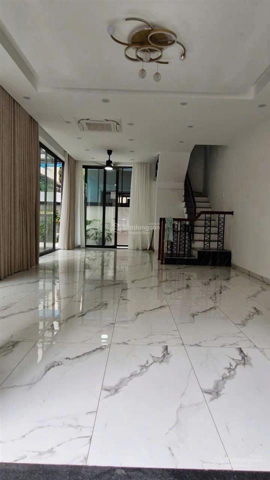 Xẻ khe cọ xanh 87.5 m2. giá thuê chỉ 9.7tr bao phí.  0962 506 *** linh để đi xem nhà