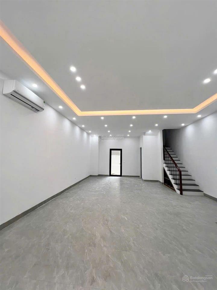 Liền kề vịnh thiên đường, nội thất cơ bản. giá chỉ 10tr bao phí.  0962 506 *** để đi xem