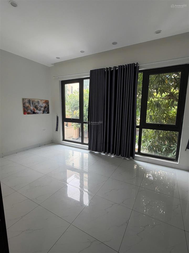 Liền kề cọ xanh, hoàn thiện 2 tầng. giá chỉ 8tr.  0962 506 *** để đi xem nhà