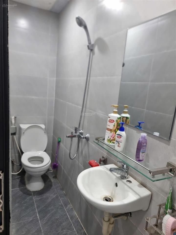 Cần làm văn phòng, thuê ngay. giá chỉ 4.5tr bao phí.  0962 506 *** em linh để đi xem nhà