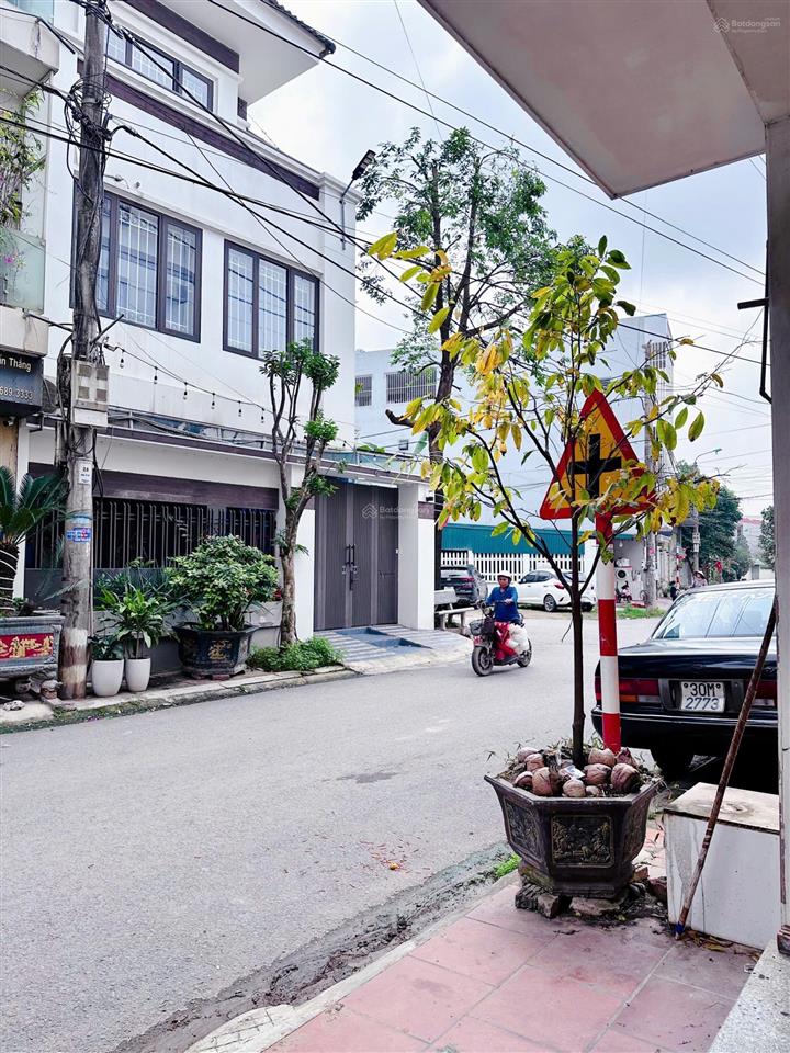Cc cho thuê nhà lk 2.5 tầng 4 phòng ngủ, khu phố sầm uất tại hiệp hòa, có sẵn điều hòa, nóng lạnh