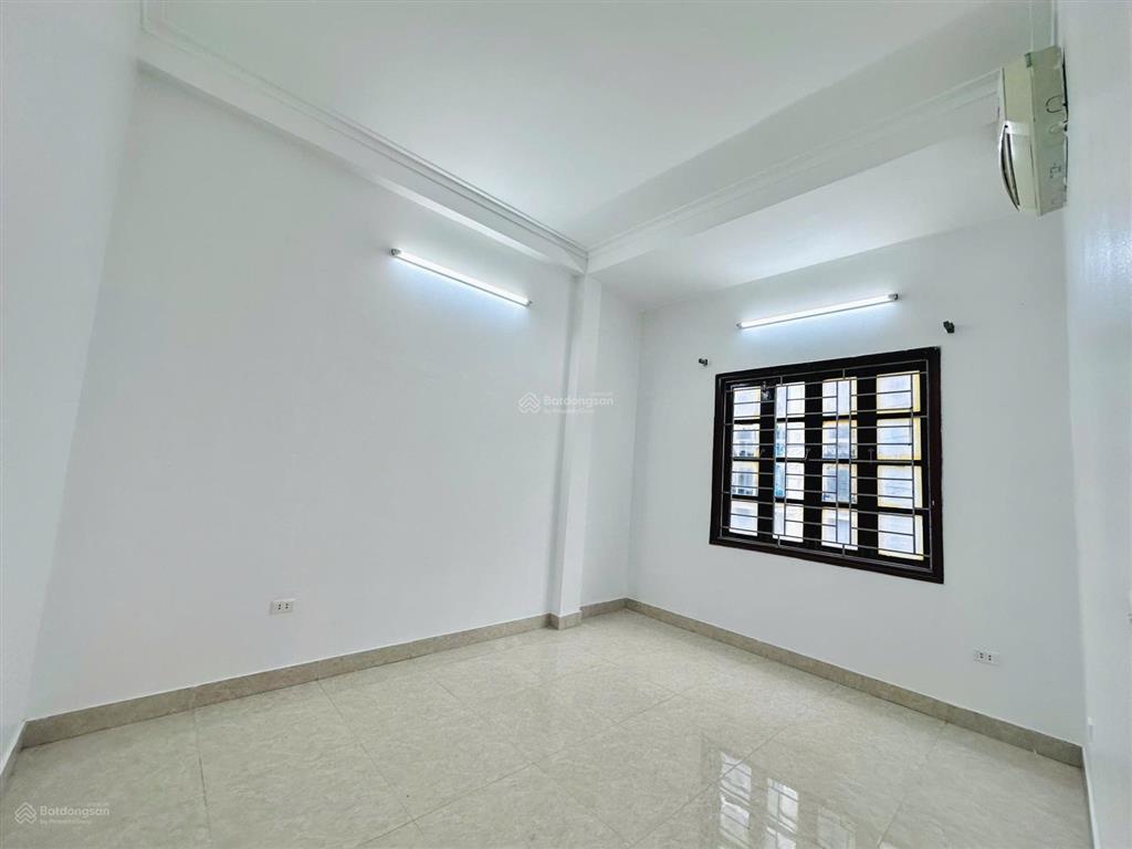 Cc cho thuê nhà lk 2.5 tầng 4 phòng ngủ, khu phố sầm uất tại hiệp hòa, có sẵn điều hòa, nóng lạnh