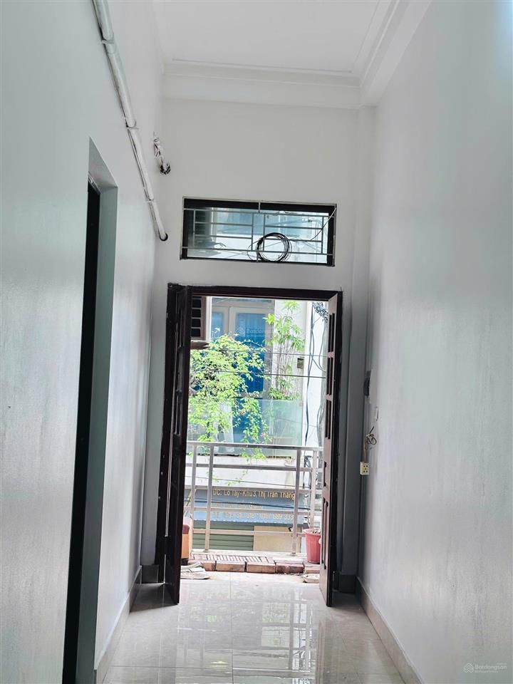 Cc cho thuê nhà lk 2.5 tầng 4 phòng ngủ, khu phố sầm uất tại hiệp hòa, có sẵn điều hòa, nóng lạnh