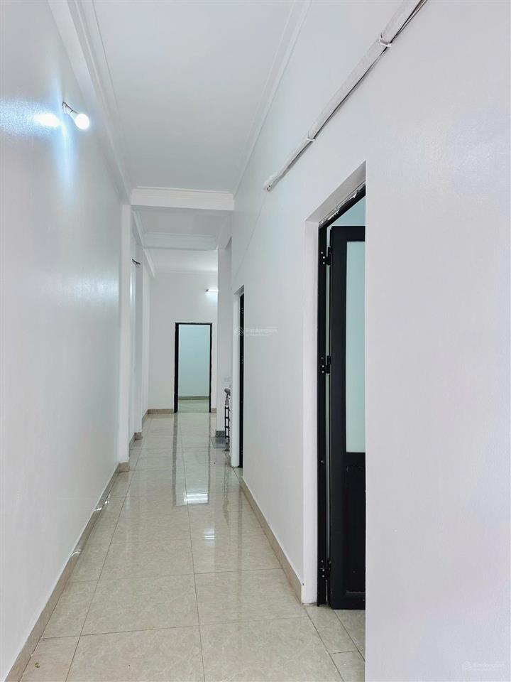 Cc cho thuê nhà lk 2.5 tầng 4 phòng ngủ, khu phố sầm uất tại hiệp hòa, có sẵn điều hòa, nóng lạnh