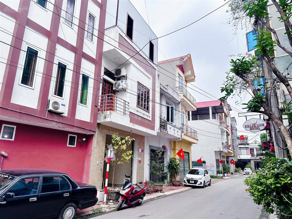 Cc cho thuê nhà lk 2.5 tầng 4 phòng ngủ, khu phố sầm uất tại hiệp hòa, có sẵn điều hòa, nóng lạnh