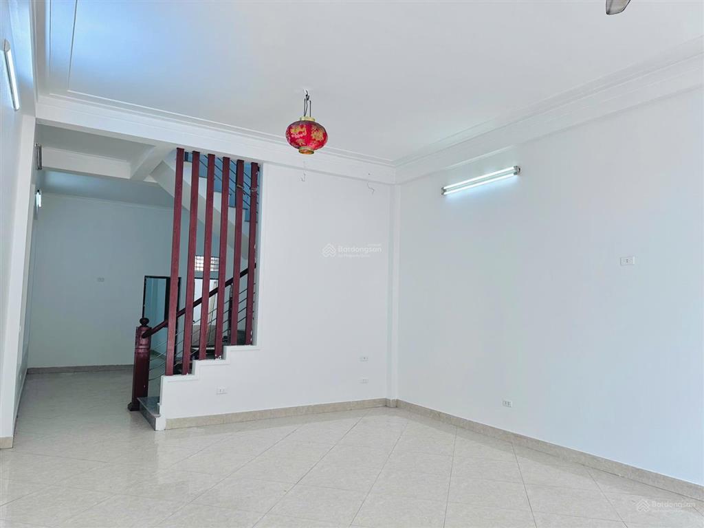 Cc cho thuê nhà lk 2.5 tầng 4 phòng ngủ, khu phố sầm uất tại hiệp hòa, có sẵn điều hòa, nóng lạnh