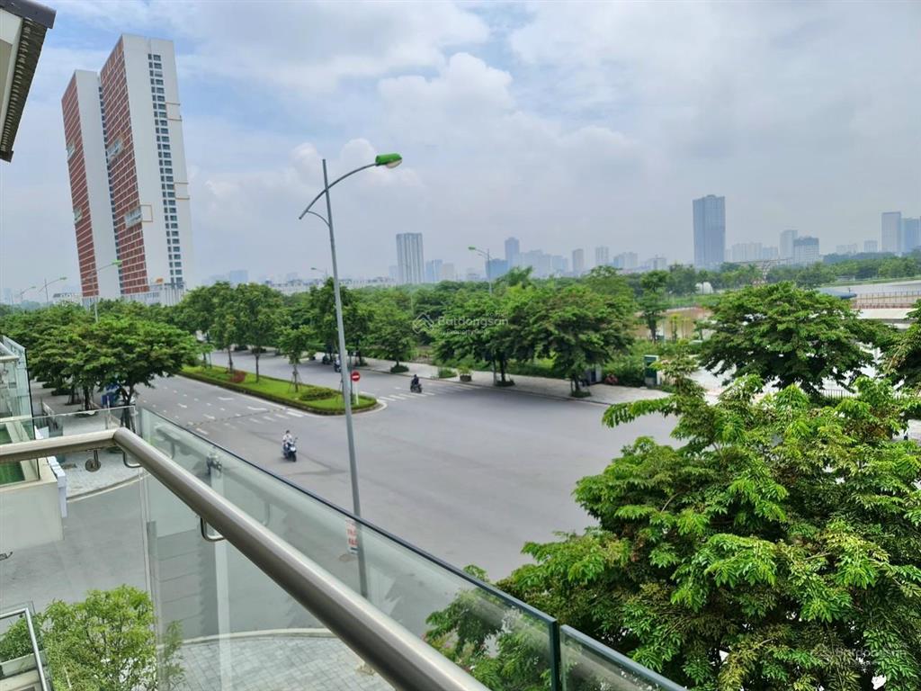 Tôi còn trống văn phòng đẹp tại tầng 2 căn biệt thự an vượng, view công viên thiên văn học, giá 6tr