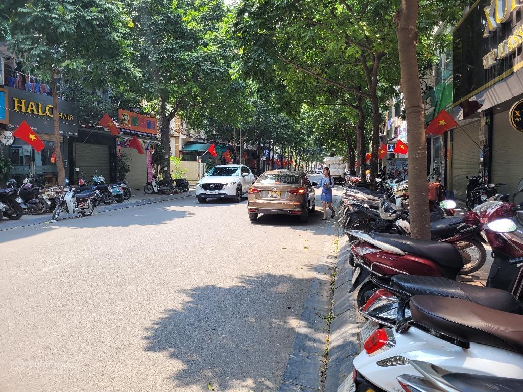 Bán nhà mặt ngõ nguyễn văn huyên đường rộng 10m, vỉa hè rộng 80m2, 7 tầng thang máy giá 20 tỷ