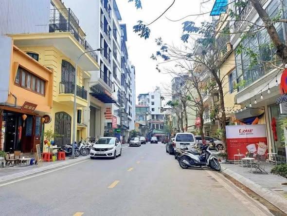 Bán nhà gần hoàng sâm, cầu giấy, 84m2, thang máy, oto 7 chỗ, tầm 25.5 tỷ, thông sàn, kinh doanh.