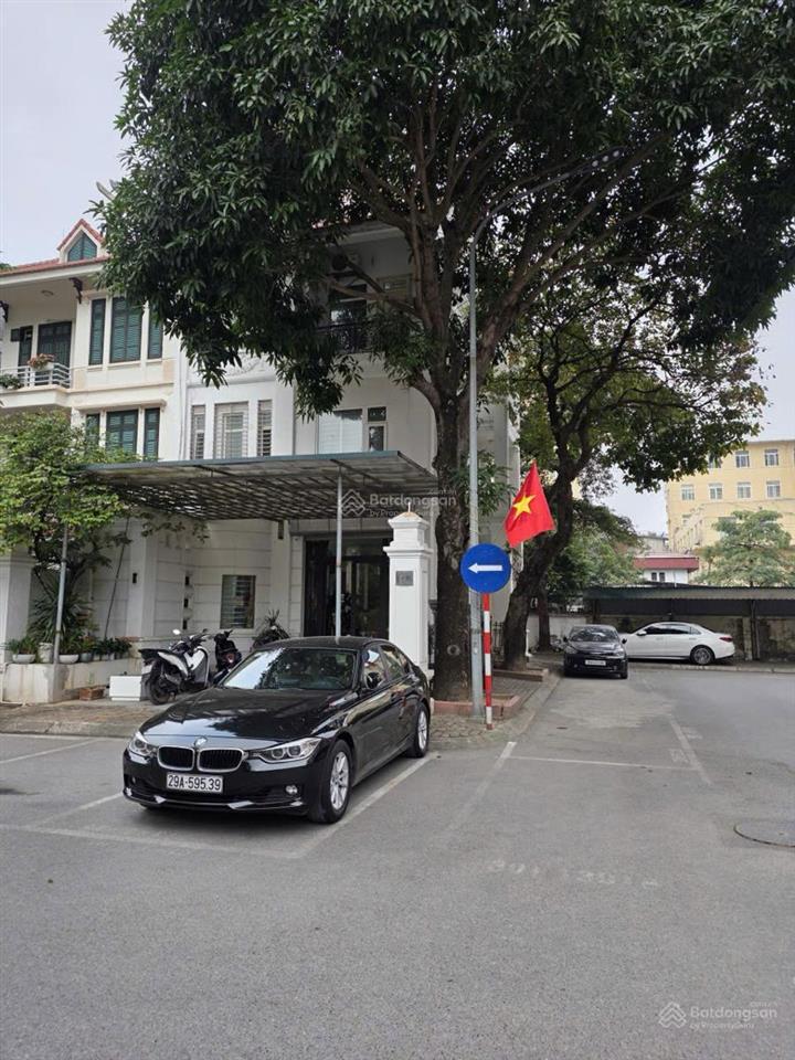 Bán nhà phân lô hoàng quốc việt 110m2, 5 tầng thang máy gara ô tô 7 chỗ giá 34.5 tỷ