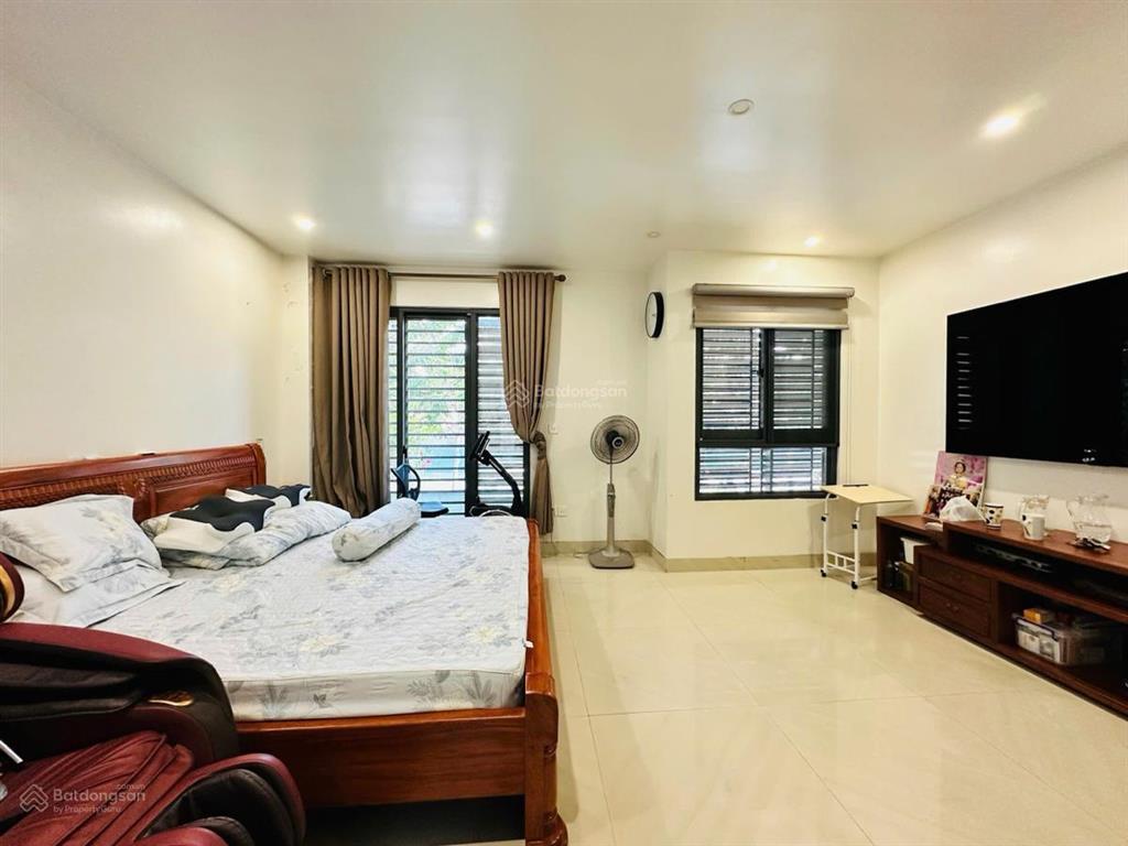Bán nhà phân lô hoàng quốc việt 110m2, 5 tầng thang máy gara ô tô 7 chỗ giá 34.5 tỷ