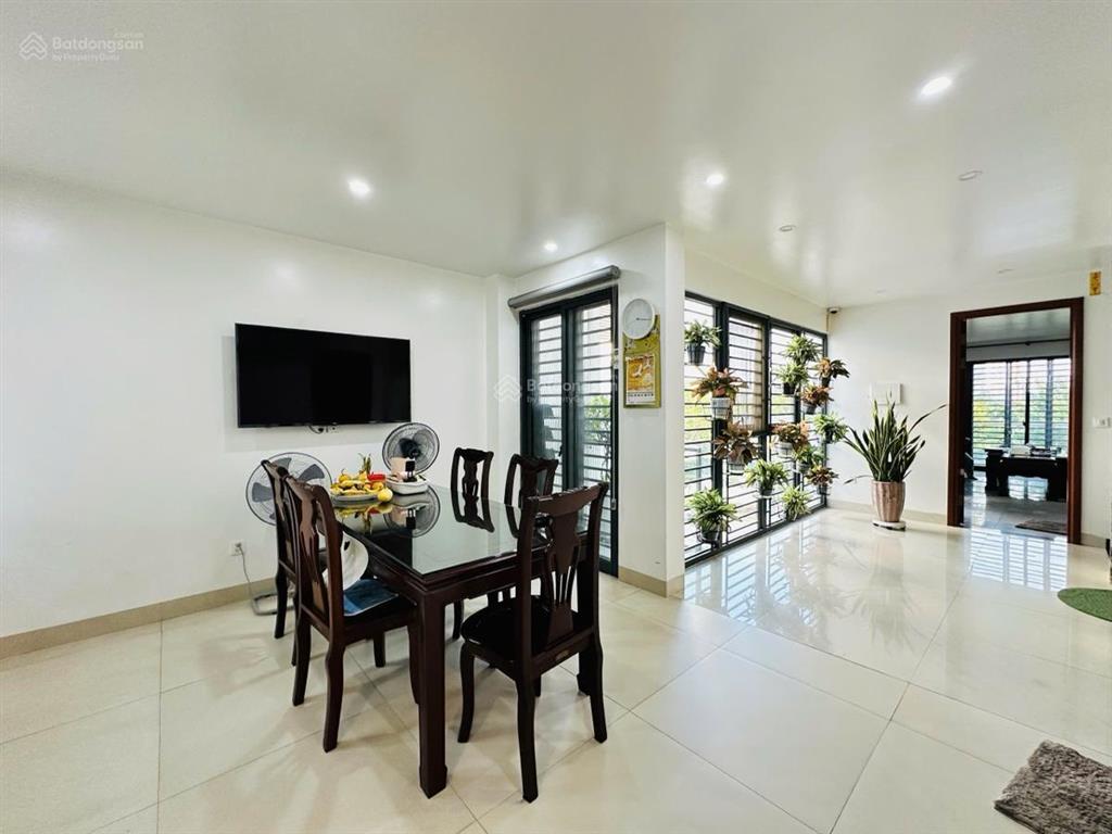 Bán nhà phân lô hoàng quốc việt 110m2, 5 tầng thang máy gara ô tô 7 chỗ giá 34.5 tỷ