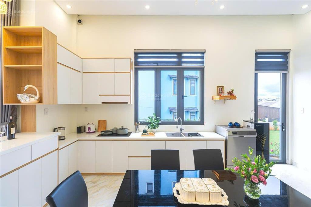 Bán villa đà lạt 750m2, 7pn, đang kinh doanh 120  150tr/tháng, nguyên tử lực, trung tâm p. 8