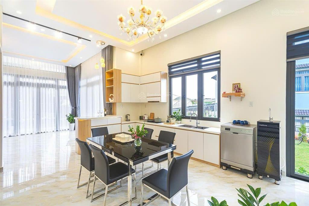 Bán villa đà lạt 750m2, 7pn, đang kinh doanh 120  150tr/tháng, nguyên tử lực, trung tâm p. 8