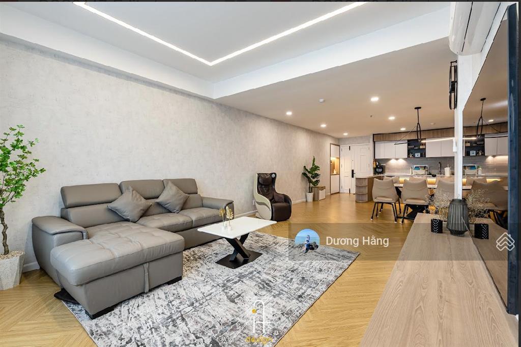 Bán gấp căn hộ giai việt 2pn 78m2. view đẹp có bancon thoáng mát. có tttm. giá tốt. tạ quang bửu q8