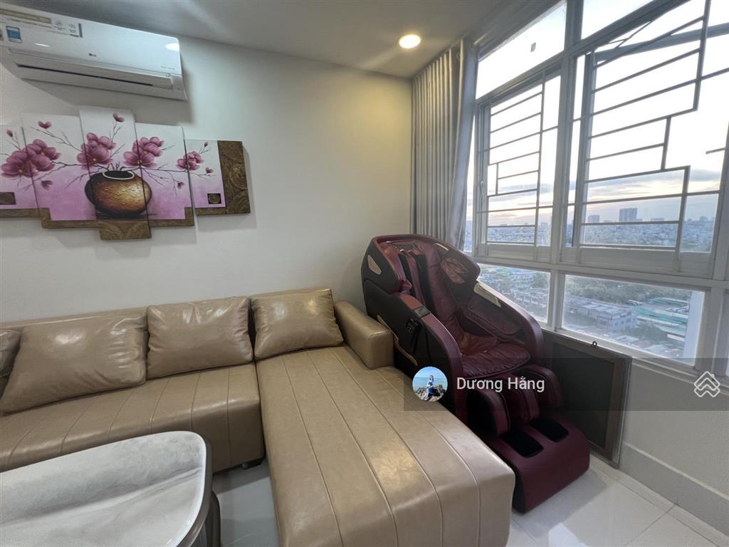 Bán gấp căn hộ giai việt 2pn 78m2. view đẹp có bancon thoáng mát. có tttm. giá tốt. tạ quang bửu q8