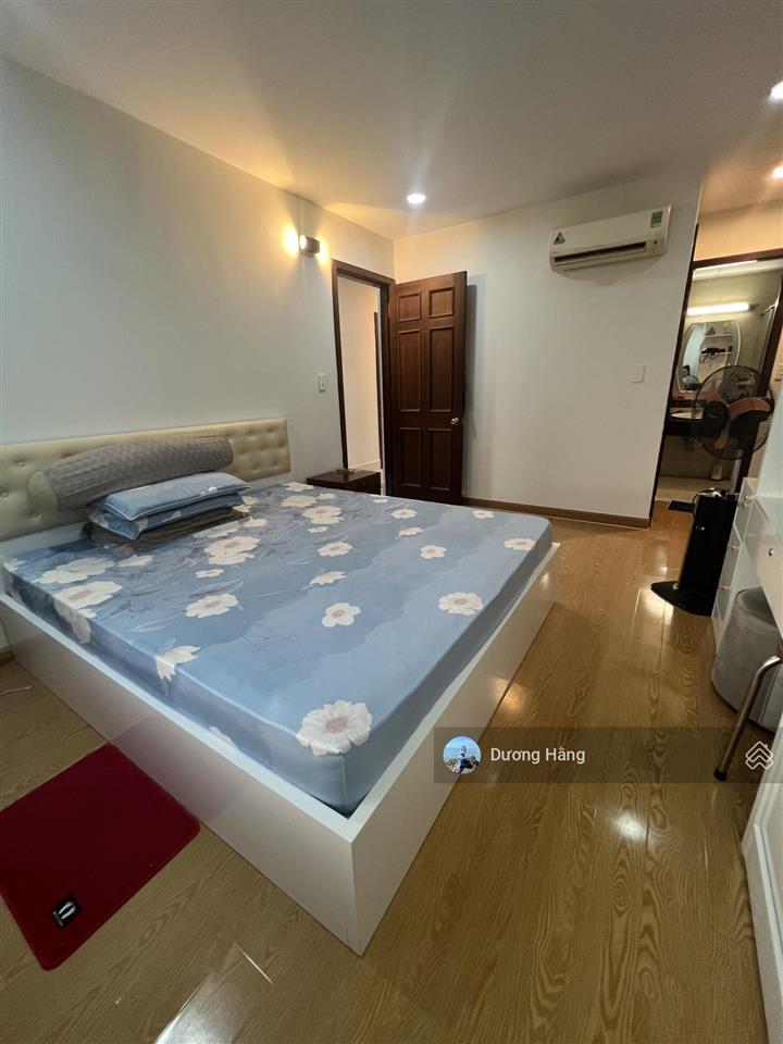 Bán gấp căn hộ giai việt 2pn 78m2. view đẹp có bancon thoáng mát. có tttm. giá tốt. tạ quang bửu q8