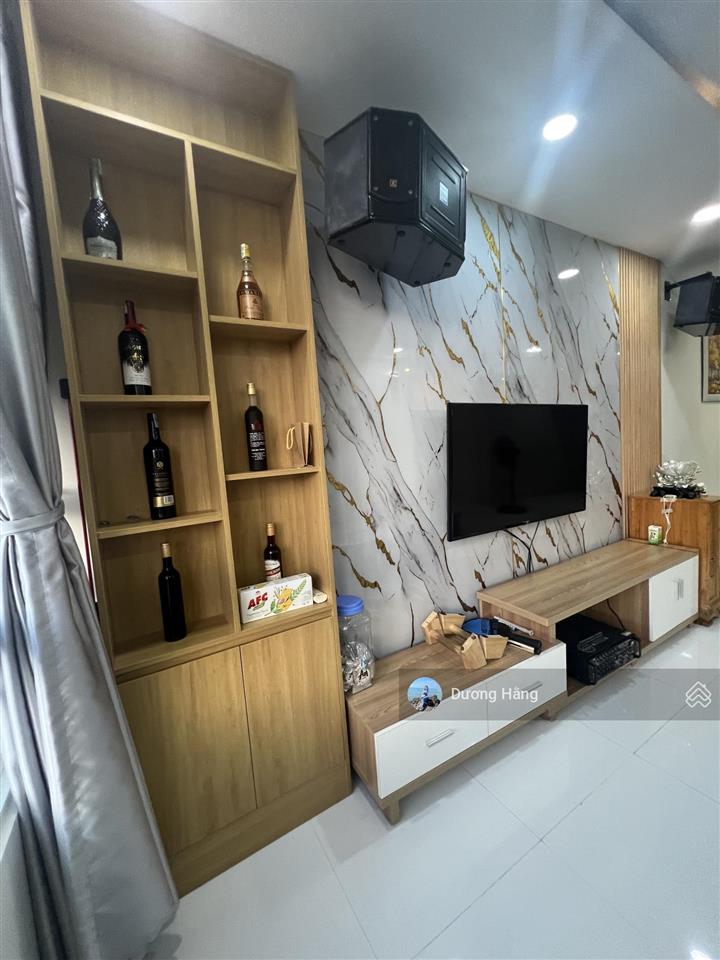 Bán gấp căn hộ giai việt 2pn 78m2. view đẹp có bancon thoáng mát. có tttm. giá tốt. tạ quang bửu q8