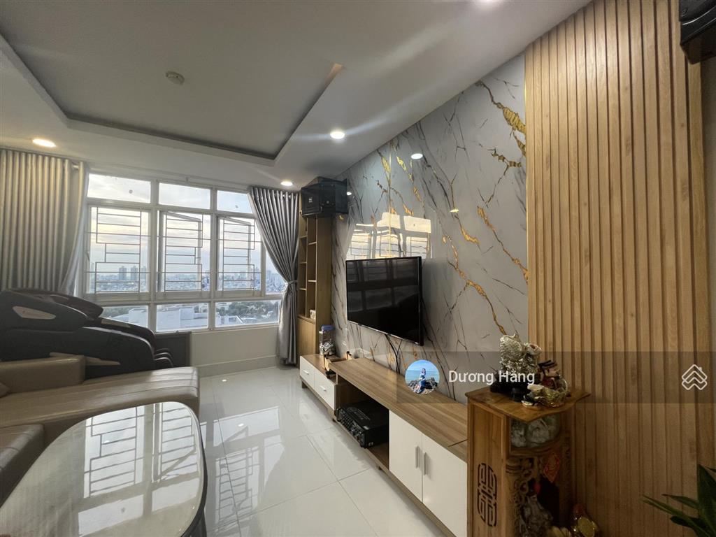 Bán gấp căn hộ giai việt 2pn 78m2. view đẹp có bancon thoáng mát. có tttm. giá tốt. tạ quang bửu q8