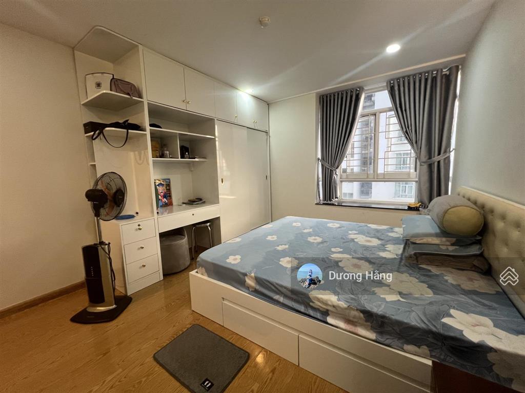 Bán gấp căn hộ giai việt 2pn 78m2. view đẹp có bancon thoáng mát. có tttm. giá tốt. tạ quang bửu q8
