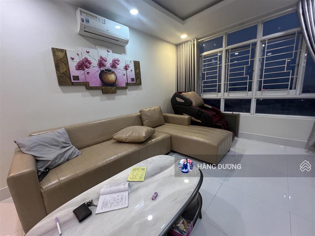 Cần bán gấp căn hộ giai việt. 3pn 110m2. có sổ hồng. view đẹp mát. giá từ 4,8tỷ. mt tạ quang bửu q8