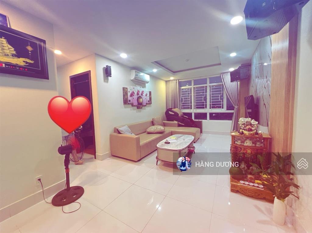 Cần bán gấp căn hộ giai việt. 3pn 110m2. có sổ hồng. view đẹp mát. giá từ 4,8tỷ. mt tạ quang bửu q8