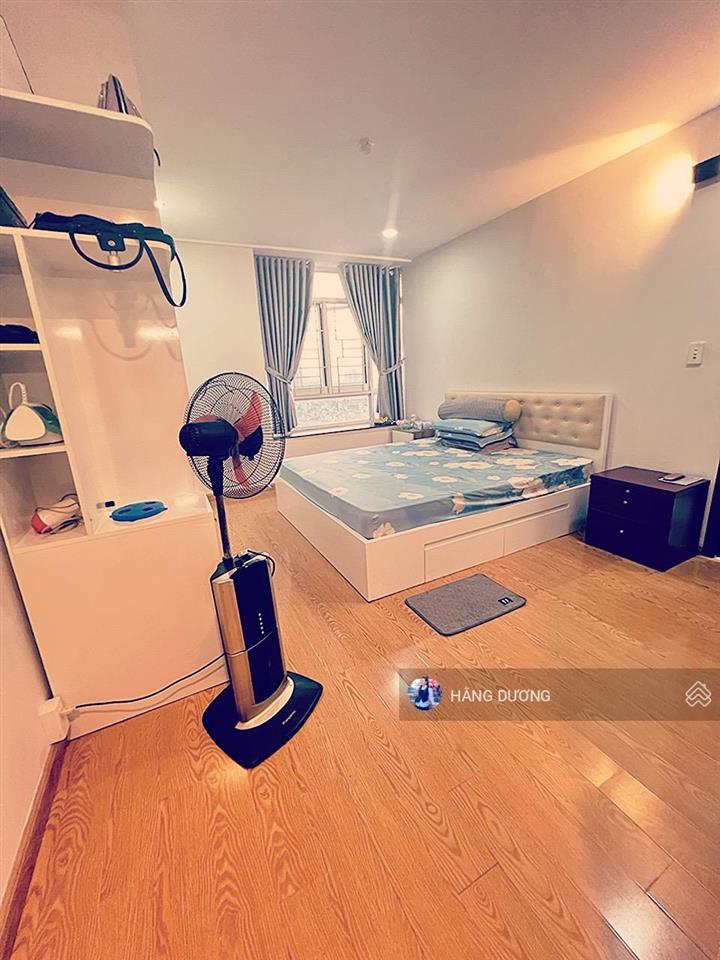 Cần bán gấp căn hộ giai việt. 3pn 110m2. có sổ hồng. view đẹp mát. giá từ 4,8tỷ. mt tạ quang bửu q8