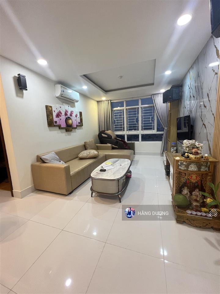 Cần bán gấp căn hộ giai việt. 3pn 110m2. có sổ hồng. view đẹp mát. giá từ 4,8tỷ. mt tạ quang bửu q8