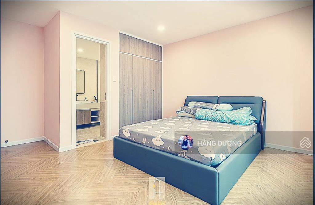 Cần bán gấp căn hộ giai việt. 3pn 110m2. có sổ hồng. view đẹp mát. giá từ 4,8tỷ. mt tạ quang bửu q8